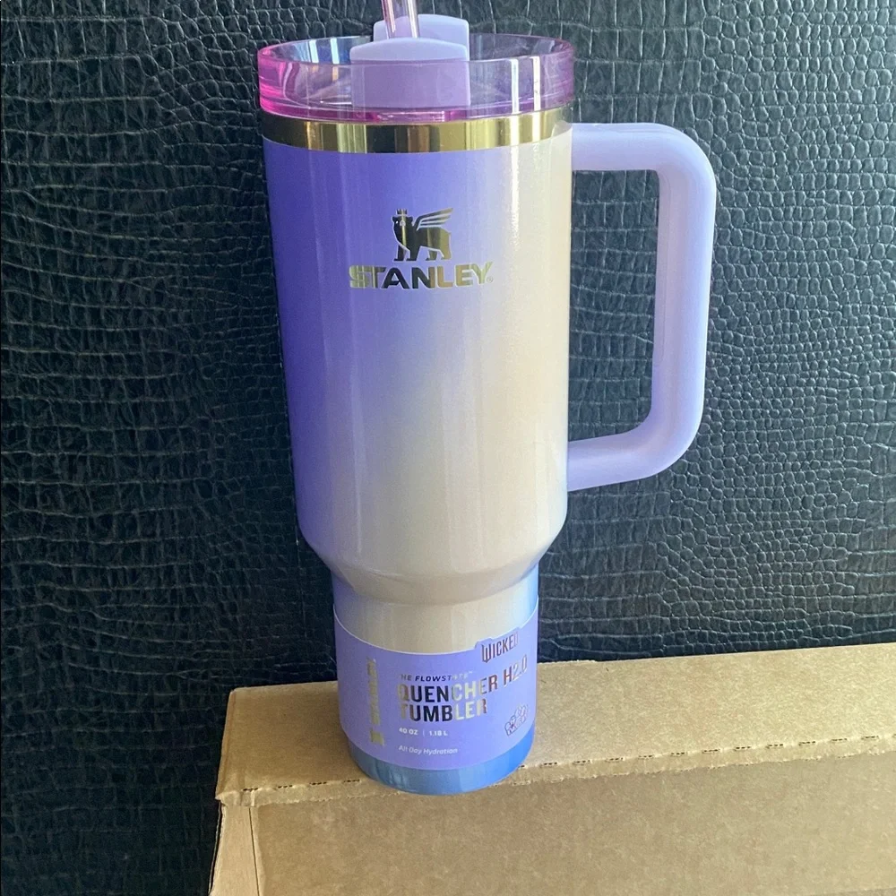 NEW Stanley Wicked Glinda Blue and Purple Ombre Tumbler with Handle 40oz - Picture 2 of 8
